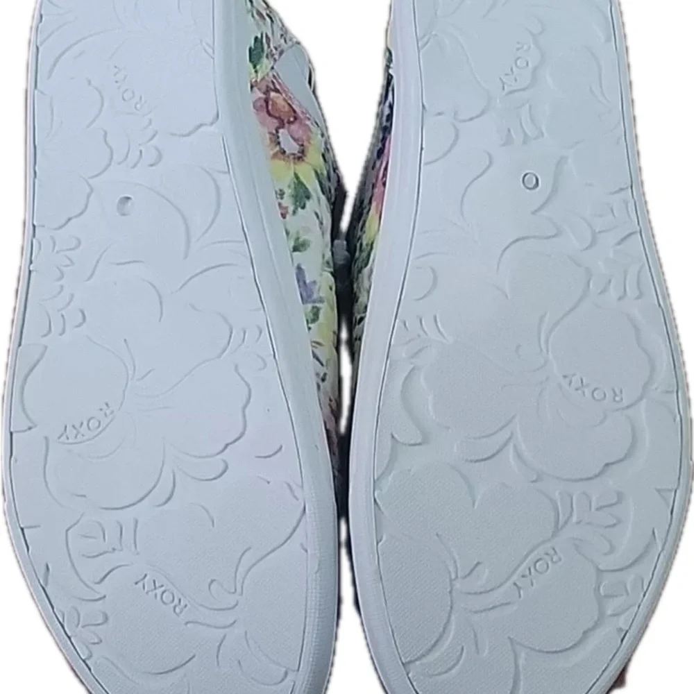 Roxy Floral Sneakers Casual Shoes Sizes 7.5 - Picture 4 of 8